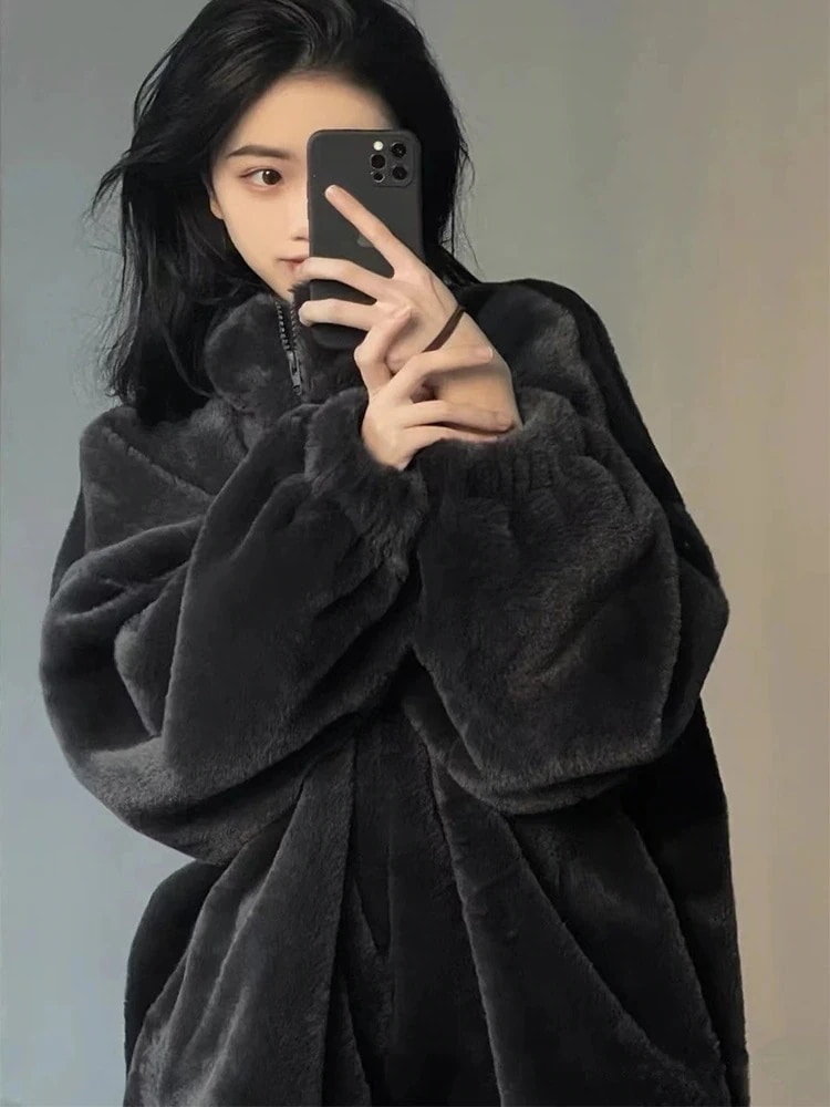 韓国ファッション 人気アウター ブラックラッコウサギの毛皮のコート女性24の新毛皮の毛皮の毛皮のコートショート丈のゆったりとした着やせコーデ