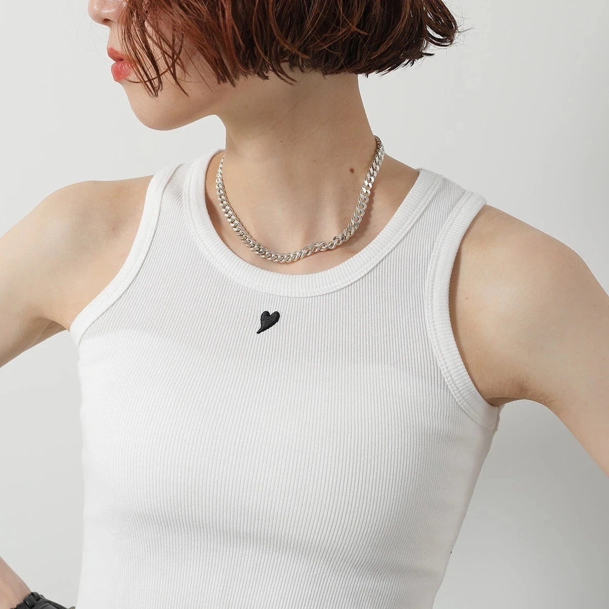 KIMHEKIM キムヘキム タンクトップ PS25-JS10 レディース アメリカンスリーブ コットン リブ スリムフィット ハート ロゴ 刺繍 WHITE