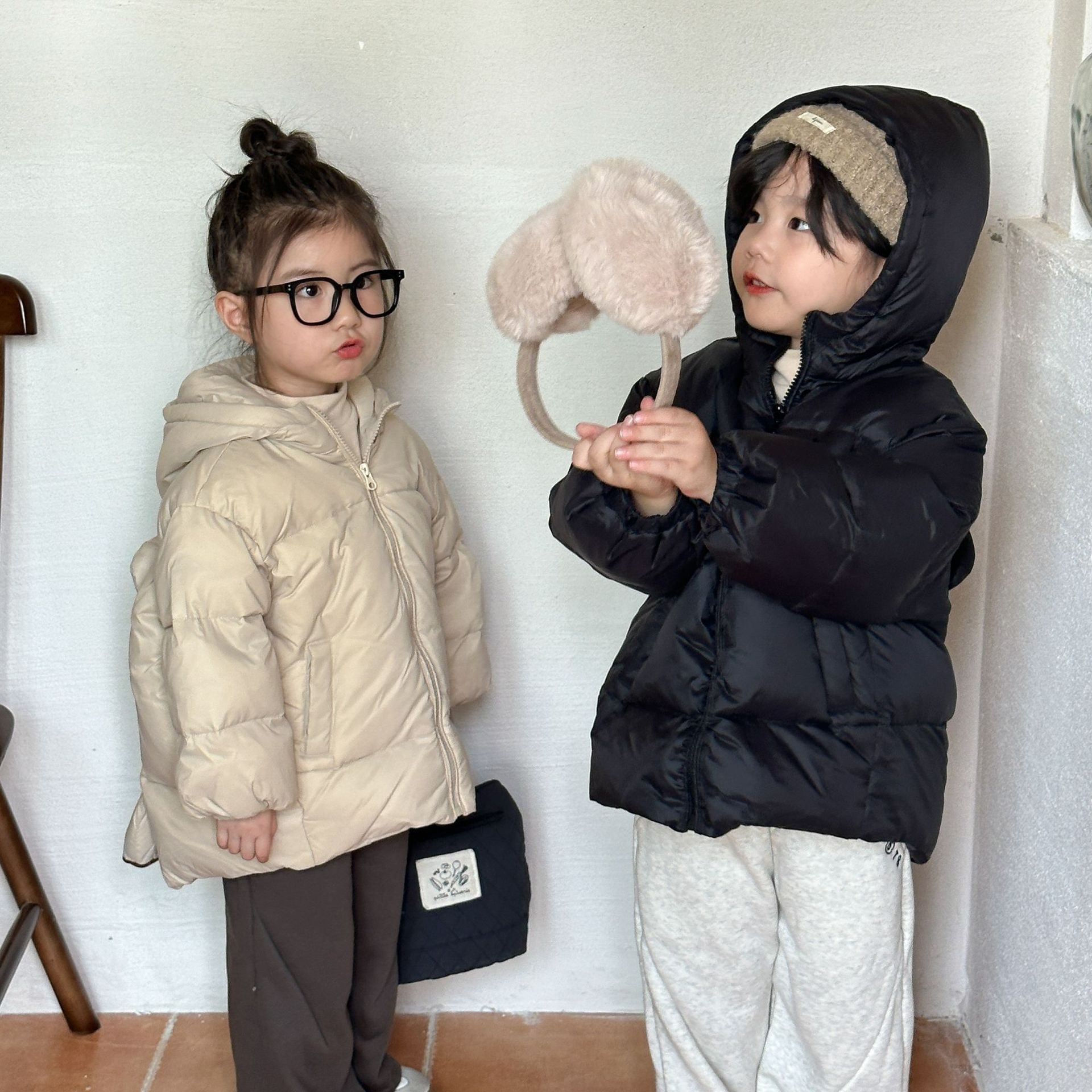 子供用ダウンジャケット女の子用厚手連帽アニメ冬の男の子用パン2024新作冬用ベビーコートジャンパー