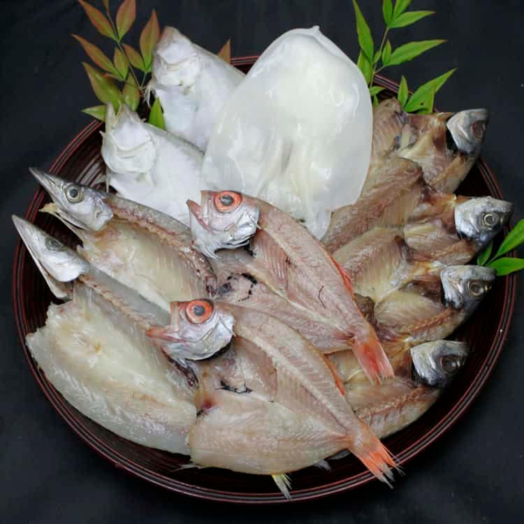 島根 出雲干しセット ノド黒開き50g2尾アジ開き60g4尾エテカレイ70g2尾カマス開き80g2尾白イカ70g1枚 離島は配送不可 5620001 お歳暮 お中元 お土産 ご進物 ギフト 贈り物に最
