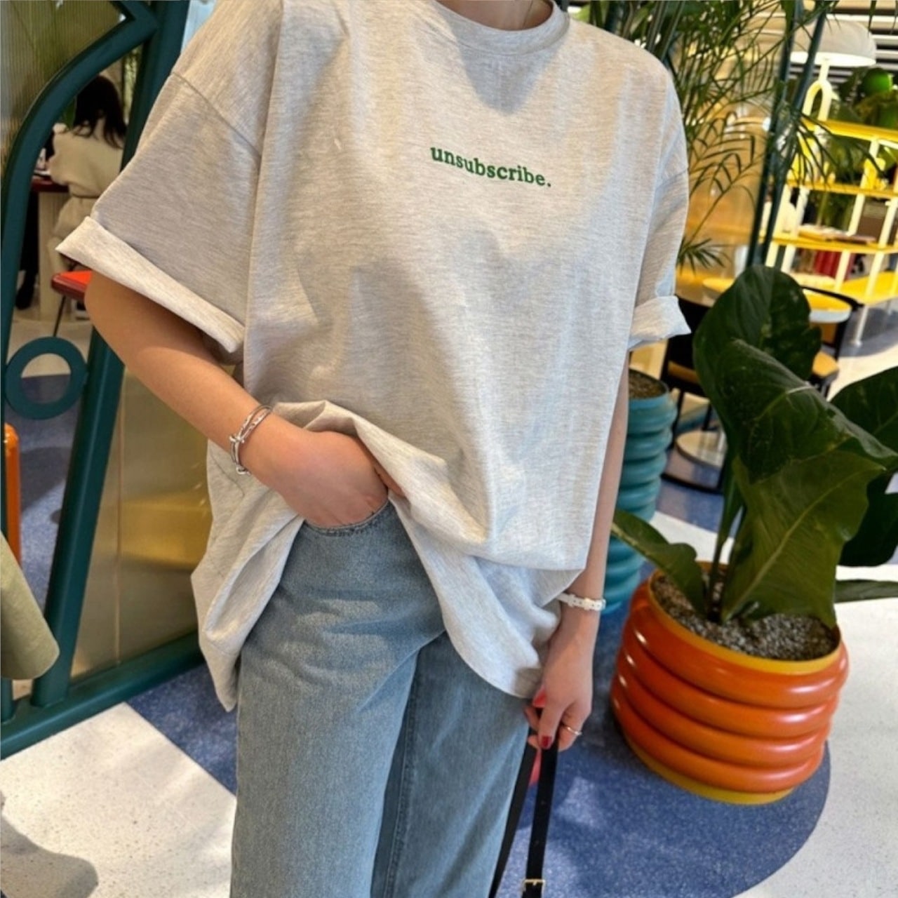 ルーズ オーバーサイズ トップス Tシャツ 半袖 ラウンドネック ストレート 綿 かわいい 大人可愛い シンプル カジュアル おしゃれ お洒落 かっこいい 大人女子 こなれ感 ラフ ボーイッシュ