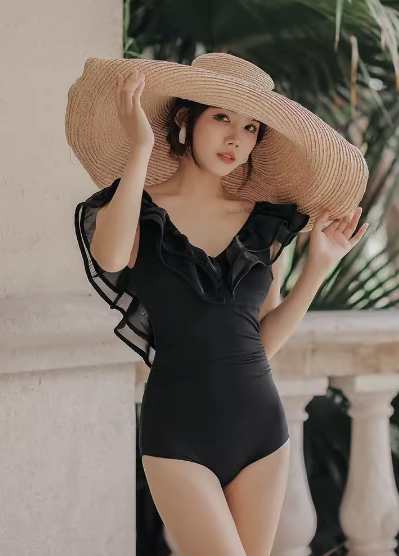 メガ割大きめフリルワンピース水着 フリル ベルト かわいい 大人可愛い シンプル カジュアル ナチュラル おしゃれ お洒落 無地 10代 代 30代 40代 レディース ママ 海 ビーチ プール リ