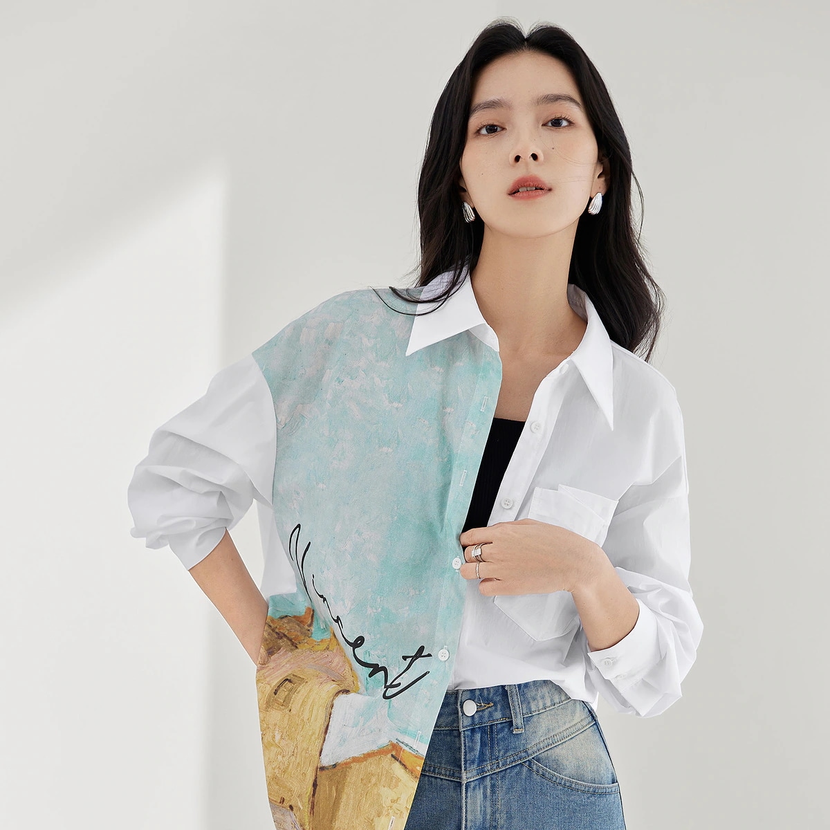 可愛いフランスのロマンチックなプリントシャツ女2024春装の新しいデザイン感長袖ブラウス