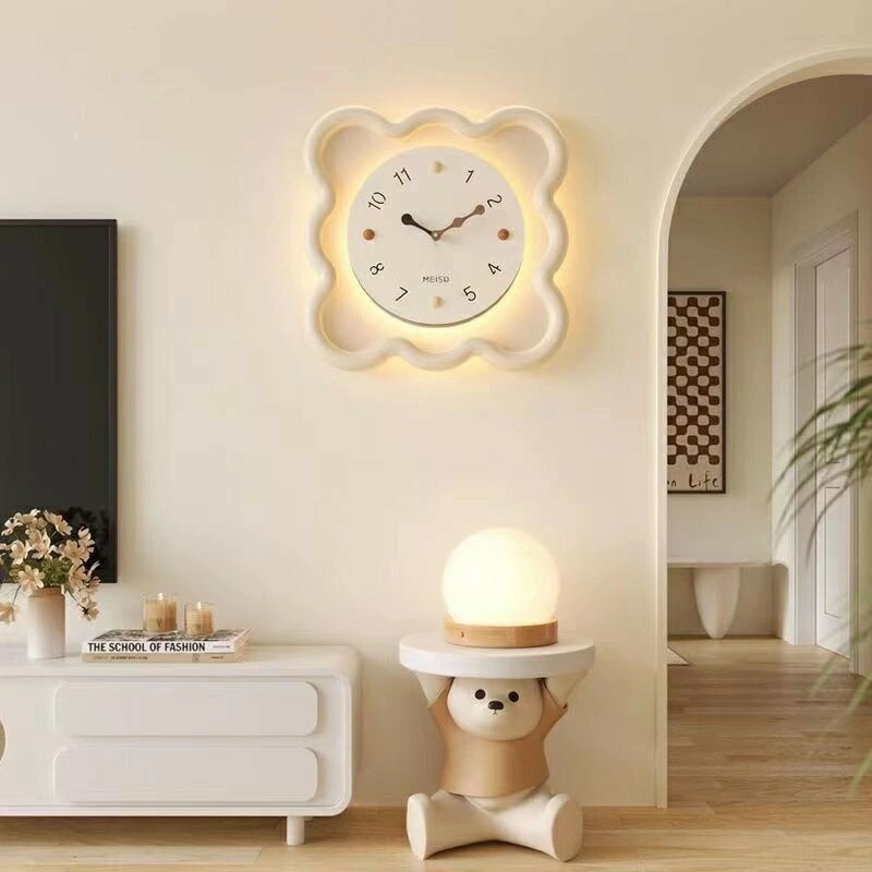 【新品】温かい雰囲気 オシャレ!／掛け時計 おしゃれ 35cm/45cm クリーム系 リモコン付き 木製 花形 かわいい 静音 軽量 置き時計 見やすい 壁掛け 掛時計 韓国風 北欧 インテリア ライ