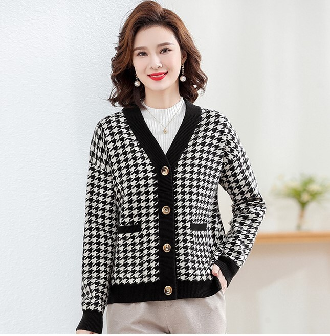 トップス カーディガン 袖あり 長袖 ドロップショルダー Vネック 襟なし ストレート ポケット 前開き ニット 大人可愛い きれいめ シンプル カジュアル 上品 おしゃれ お洒落 レトロ 大人女子