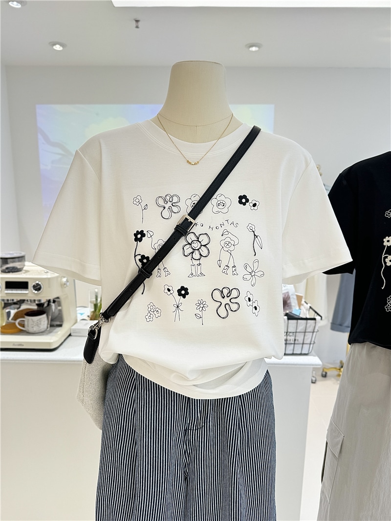 【1点ご購入 で10点プレゼントいたします】純綿刺繍花アルファベット百合シンプル韓系ゆったり着やせ半袖タイツTシャツインナー