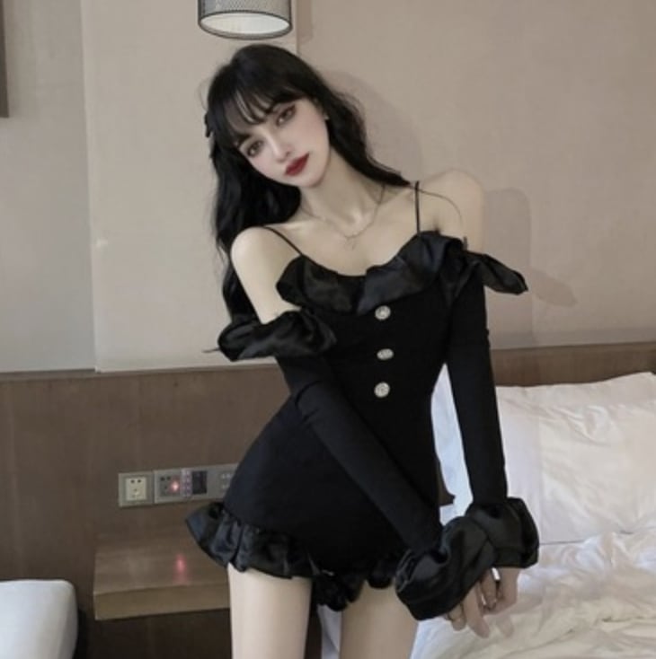 ワンピース デート ワンピドレス スリム タイト 細身 かわいい 大人可愛い きれいめ シンプル カジュアル 大人 上品 おしゃれ お洒落 主役級 存在感 夏 10代 20代 30代 レディース