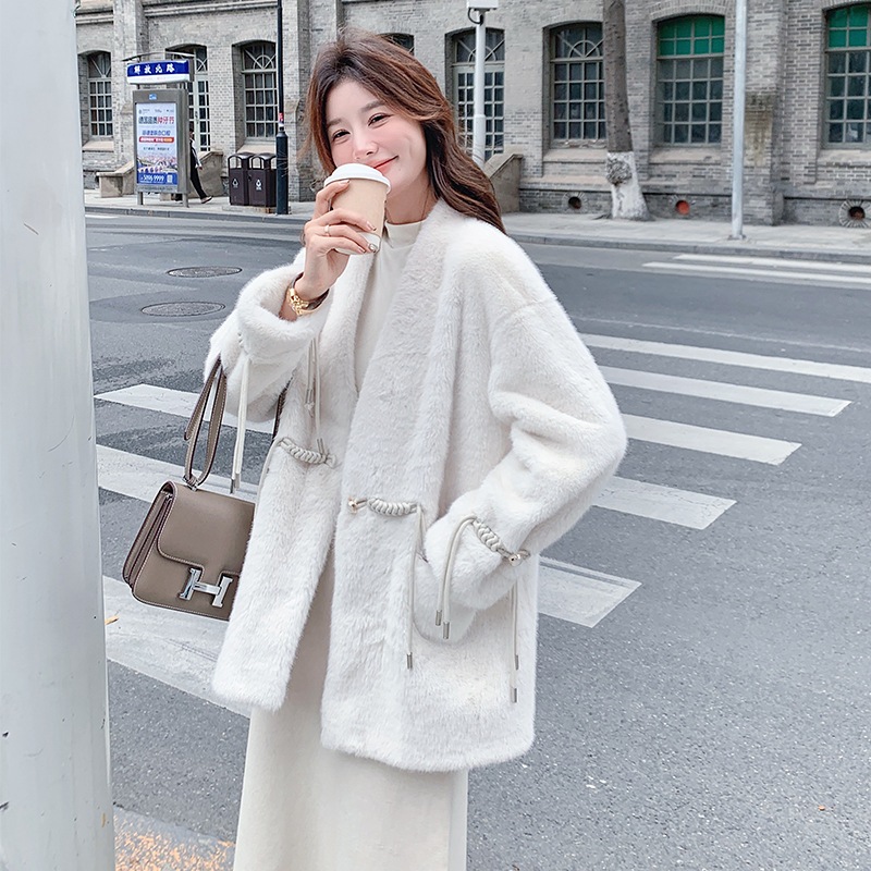 2024ゴールドミンクベルベットの長いセクションの新しいカントリースタイルは長袖の甘いイミテーションミンクの緩い薄いジャケットを厚くした