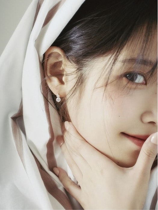 韓国人気商品 WHITEMOND 귀걸이 (JJLJEQ3BS300SW000) IU モデル 着用