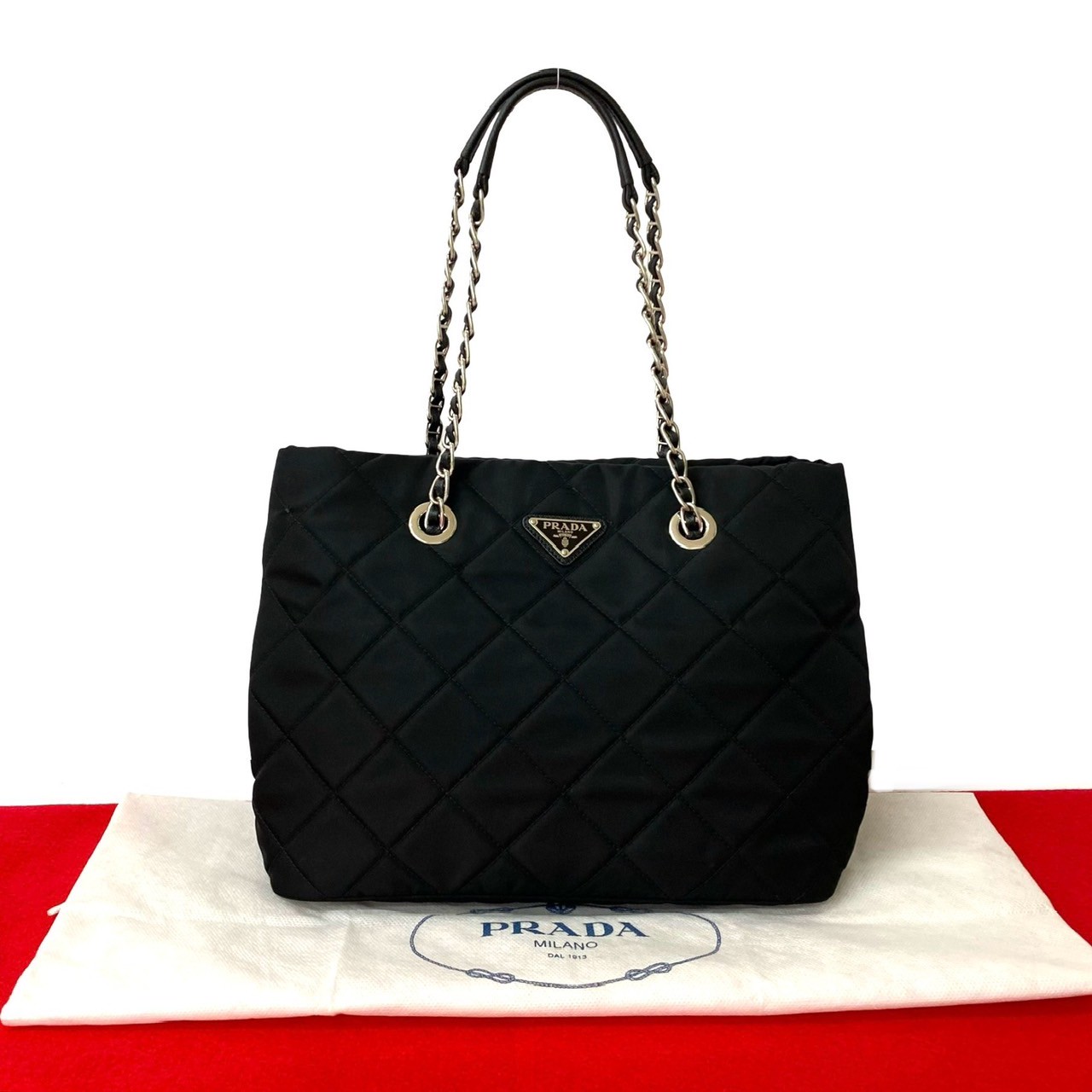 三角ロゴ 金具 キルティングショルダーバッグ ナイロン レザー ブラック 15546