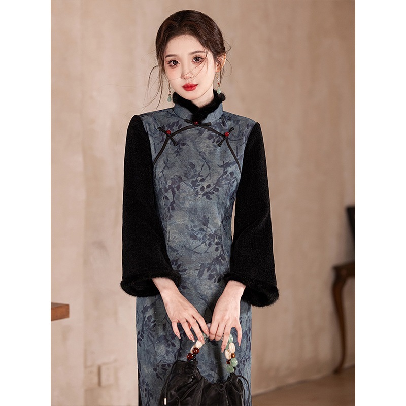 ワンピースドレスドレスレトロ漢服スタイルとベルベットチョンサム2025秋と冬の新しいスタイルの気質ハイエンドの若いドレス