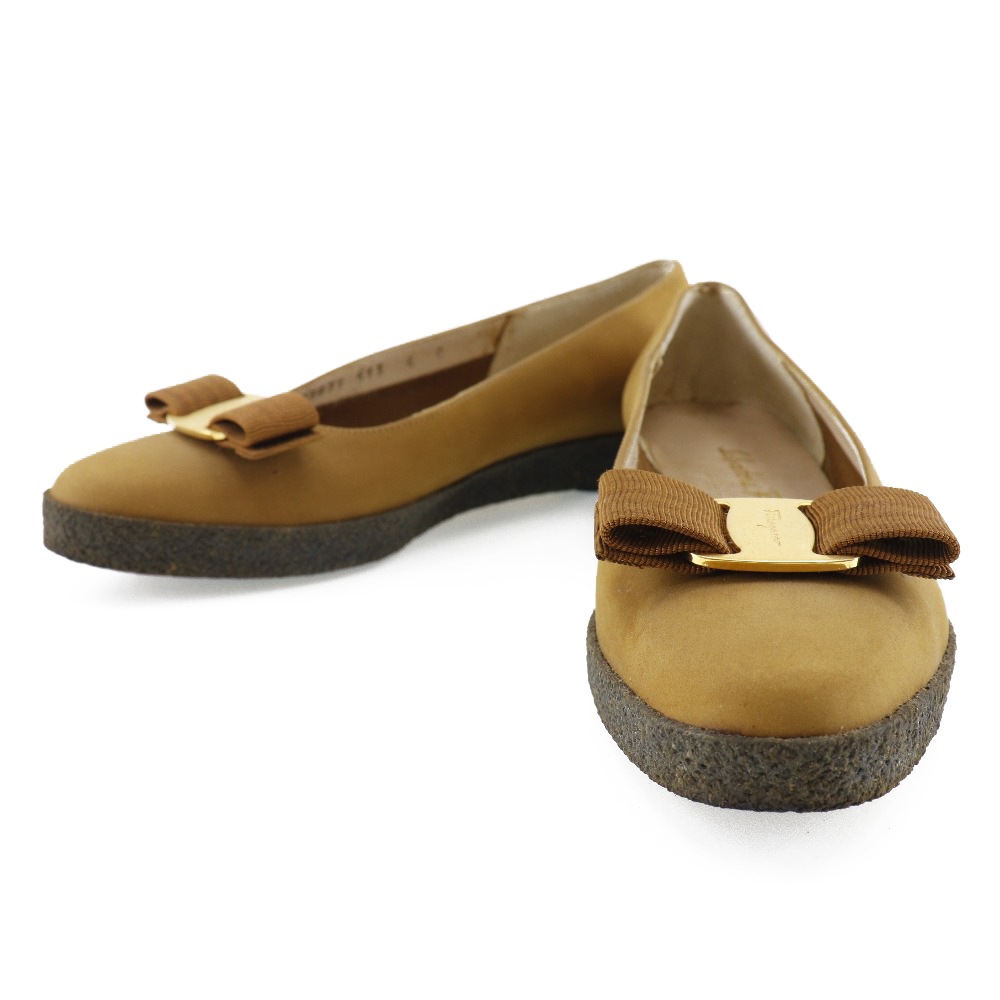 【新品】サルバトーレ フェラガモ ヴァラ リボン パンプス ヌバック スエード Salvatore Ferragamo サルヴァトーレフェラガモ アーモンドトゥ