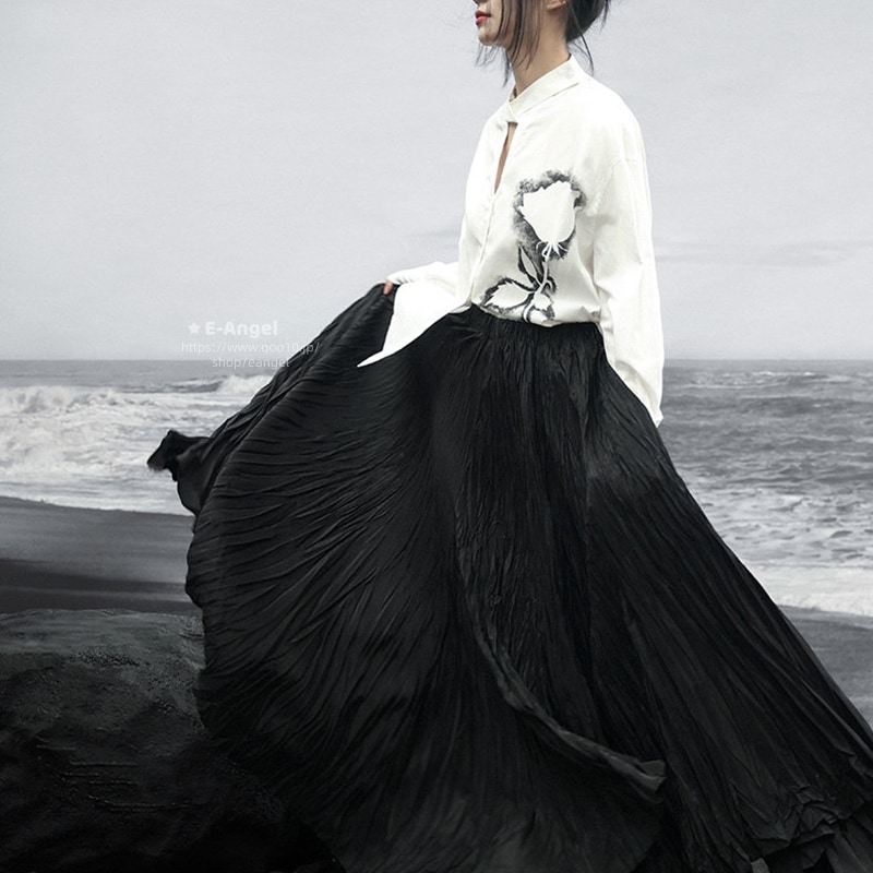 ロングスカート ウエストゴム 黒 マキシ丈 四季適用 ボリュームスカート 特大フレアスカート プリーツ ダンススカート すそ広い 光沢感あり