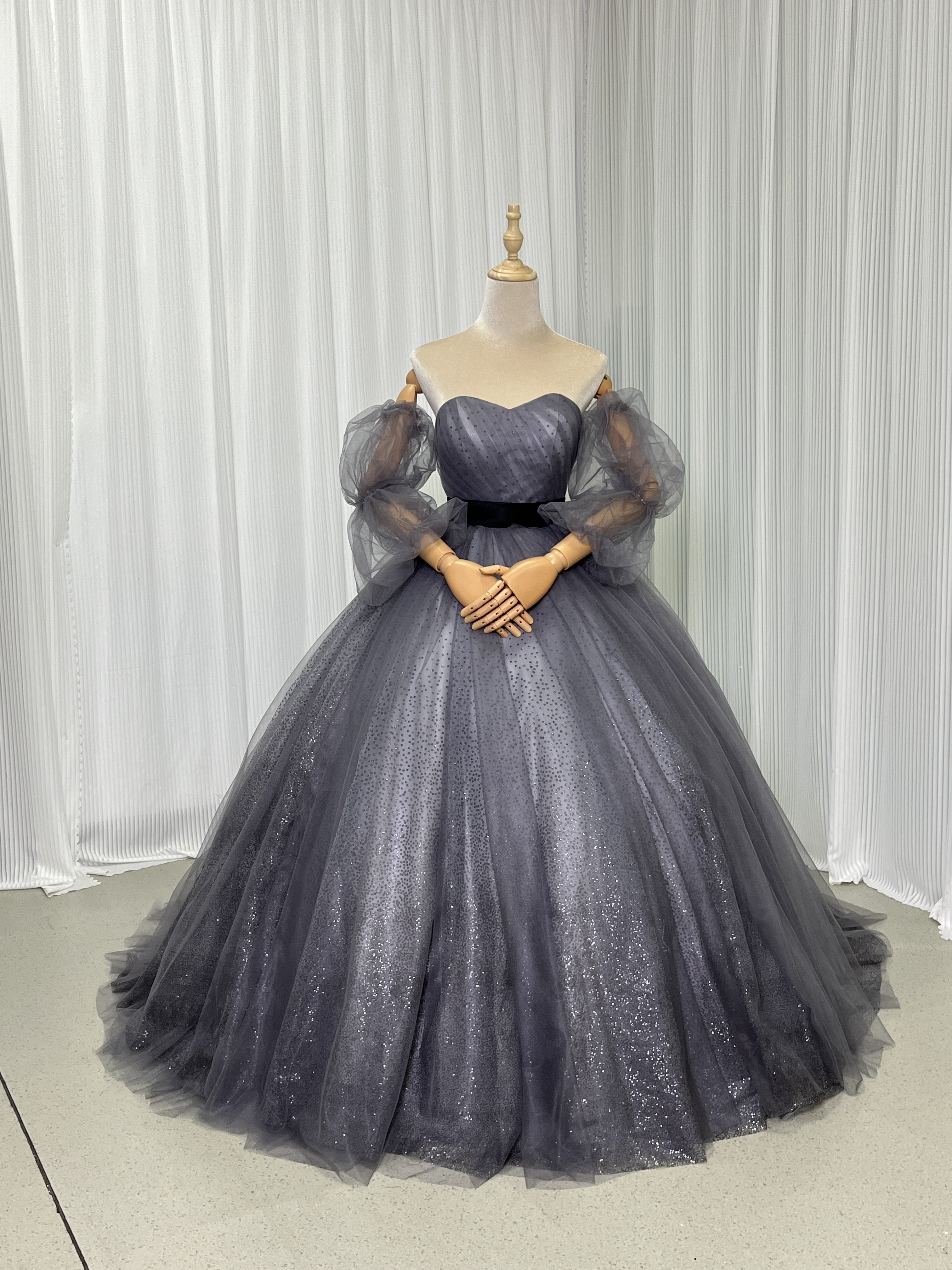 カラードレス 紺/ネイビー ベアトップ ビスチェタイプ 　取り外し袖 サッシュベルト 柔らかく重ねたチュールスカート 華やかなトレーンドレス