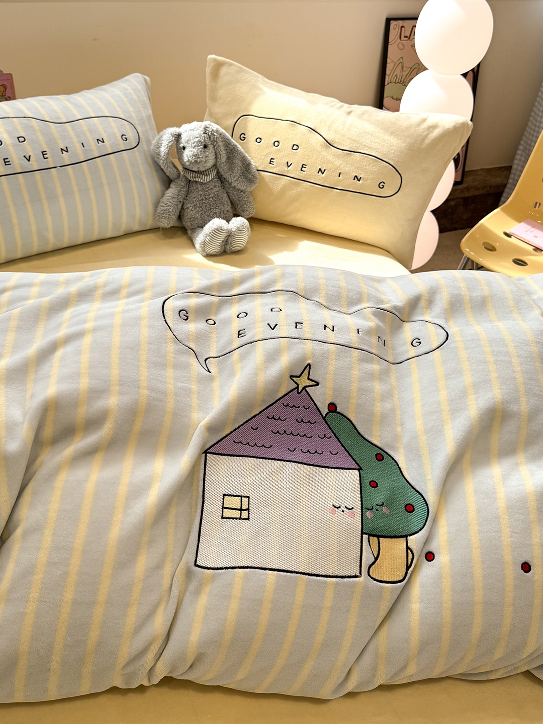 漫画風冬用フレッシュなミルクベルベット4点セットかわいい小さな格子柄刺繍入り厚手掛け布団カバーMサイズ寝具