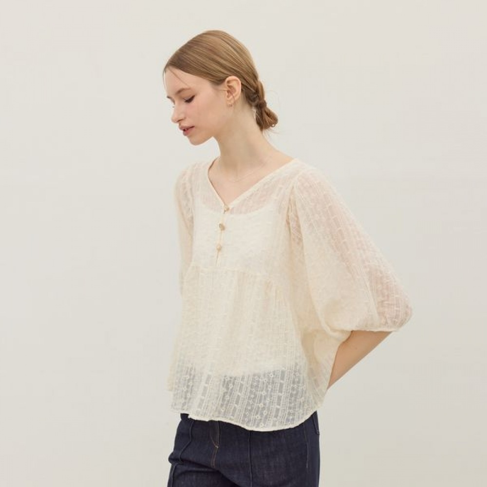 [リアーナニューヨーク] セットパンチング刺繍ブラウス_ライトベージュ