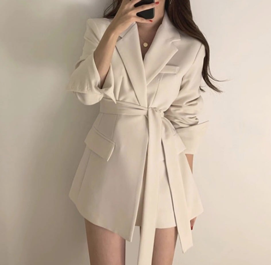 ジャケット ショート 長袖 襟付き Vネック かっこいい かわいい 大人可愛い きれいめ シンプル カジュアル 大人 上品 無地 春 秋 デート お出かけ ホワイト ピンク ブラック アウター