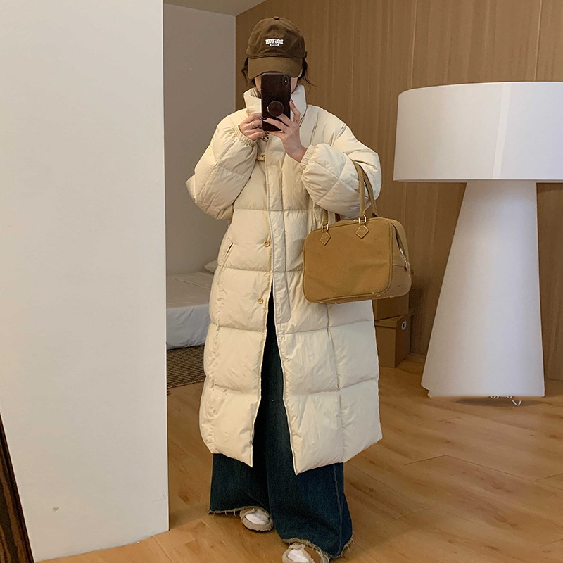 レディースロングダウンジャケット新しい冬スタイルエレガントな膝上丈ホーンボタン厚みのあるホワイトダックダウンコート