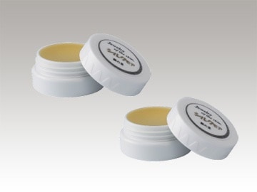 （送料無料ポスト便）シルクモア繭の里（スキンケアクリーム)10ml2個お得セット　母乳育児をスムーズに！授乳で傷ついた乳首やおむつかぶれによく効く！（おまけ付）基礎代謝