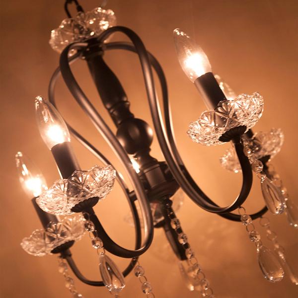 シャンデリア 5灯 led対応 おしゃれ レトロ 北欧 アンティーク調 シンプル 天井 吊下げ 照明 クラシック ヨーロピアン ホワイト 白 ブラック 黒 電気 マット調