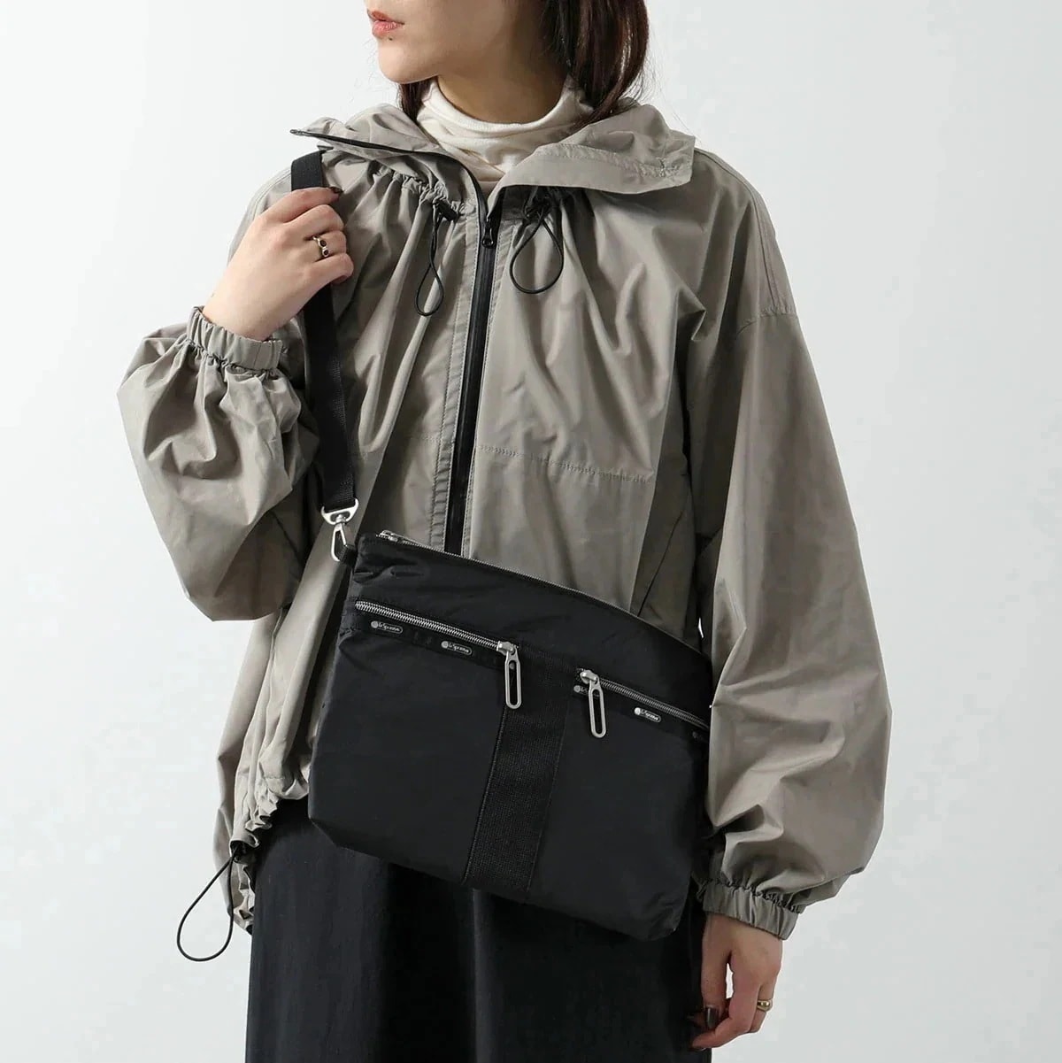 LeSportsac レスポートサック ショルダーバッグ POUCH CROSSBODY 2772 レディース ナイロン クロスボディ 軽量 鞄 C363/BL