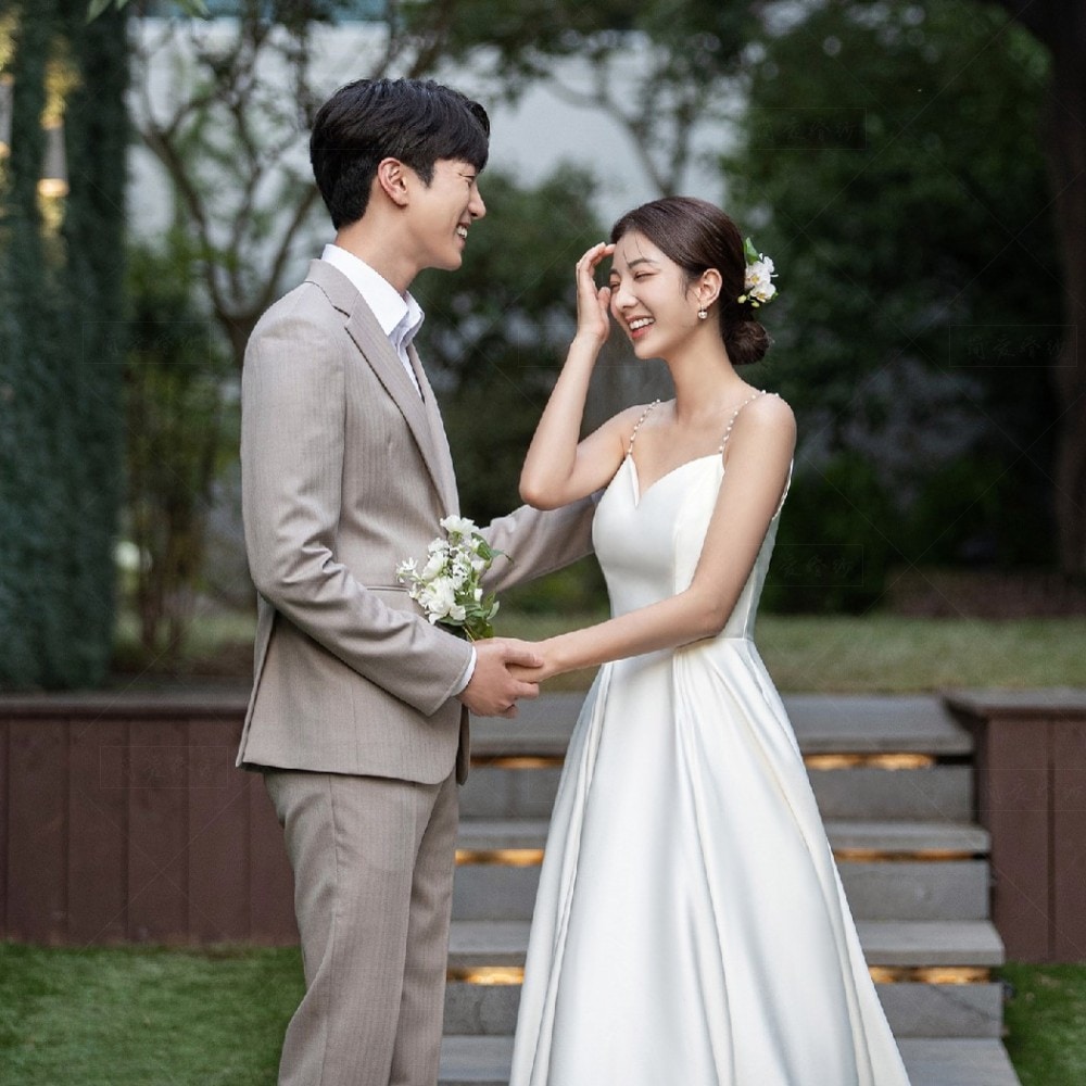 ワンピースドレスドレスパールサスペンダーウェディングドレス2025韓国のシンフォレストトラベルドレスサテンライトウェディングドレスエンゲージメント登録 5,948円