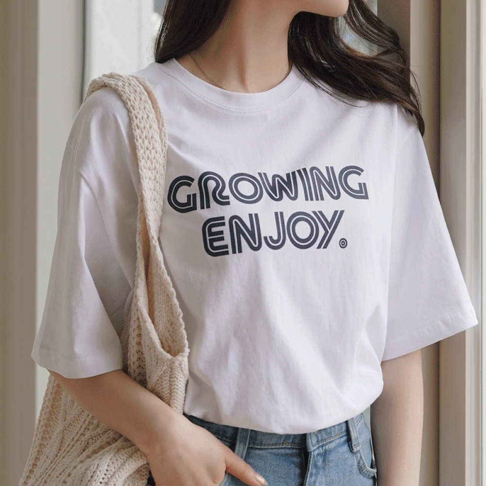 クリック＆ファニー グランド レタリングTシャツ モデル