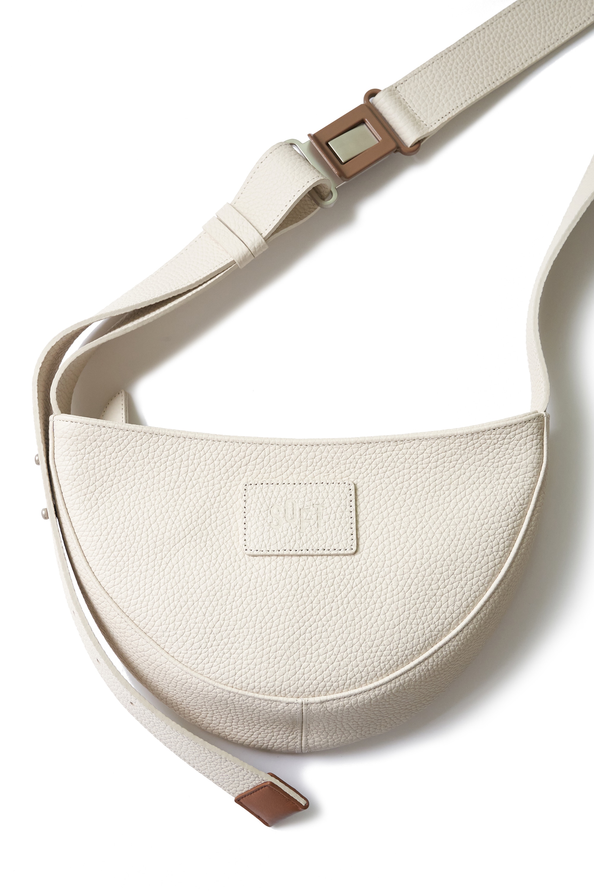 【SOFT SEOUL】 HALF MOON LEATHER BAG : CREAM