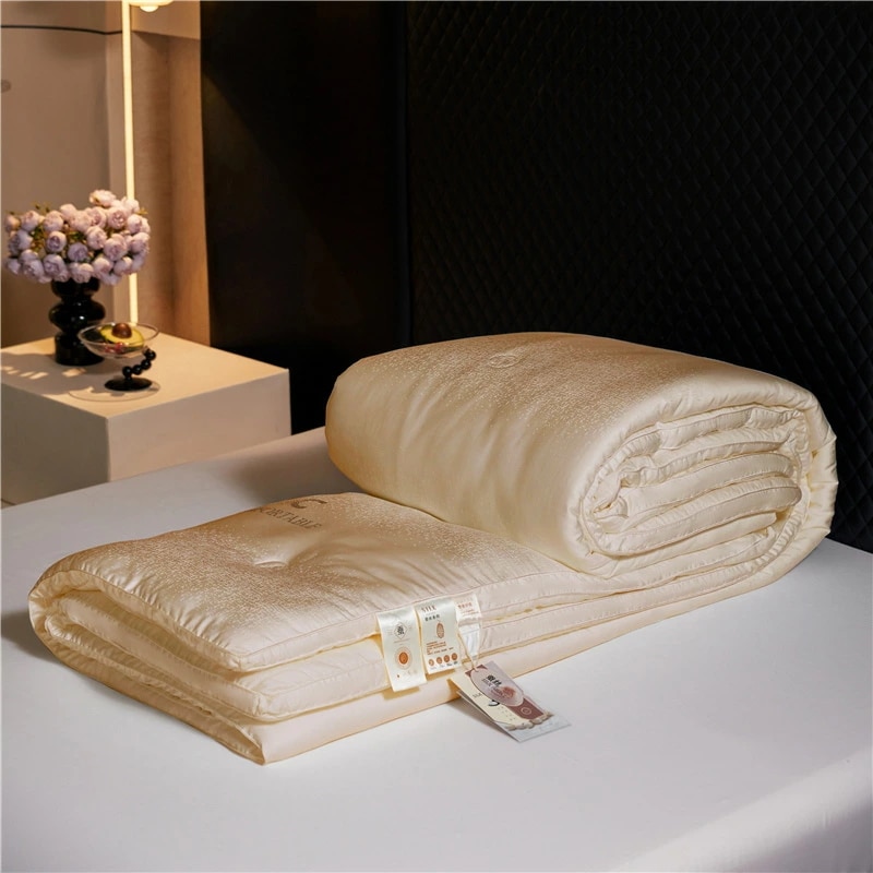 寝具 シルク 布団 春秋用 冬用 暖かい 厚手 ダブルサイズ 高級 保温 軽量 8,917円