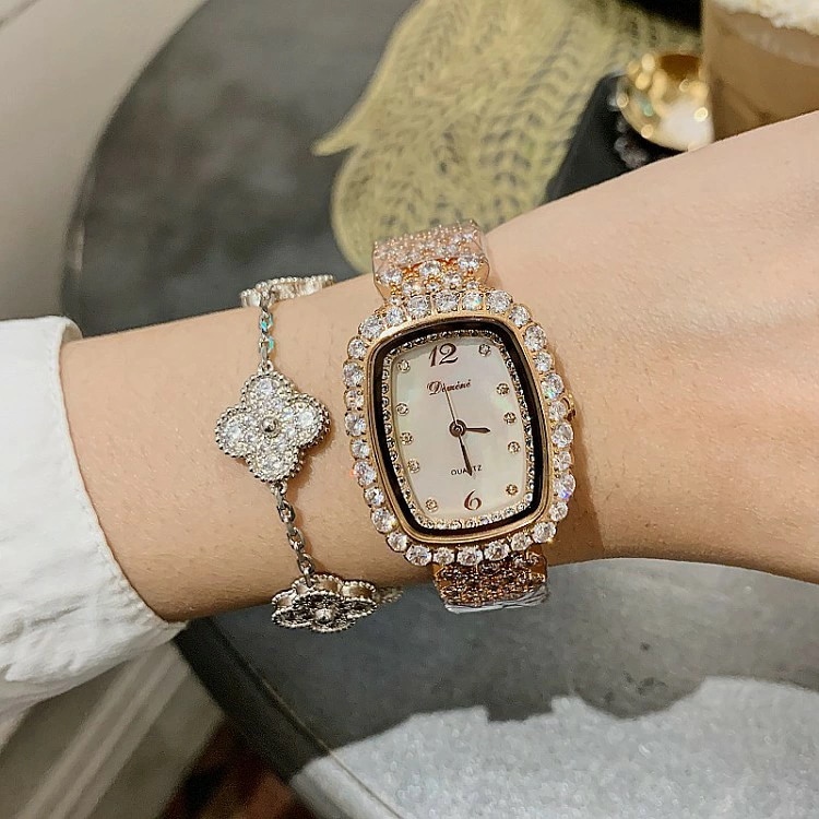 リピーター続出腕時計 時計 ウォッチ レディース 女性用 メタル 防水 人気 シンプル シェル ダイヤモンド 派手 彼女 妻 奥さん お母さん 母親 誕生日 女性 記念日 プレゼント ブレスレット 小