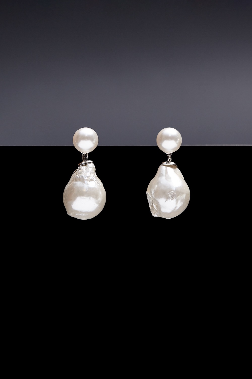Baroque Pearl Melanger Earrings - 8mm Pearl [Option ｱﾍﾂ Earclip]