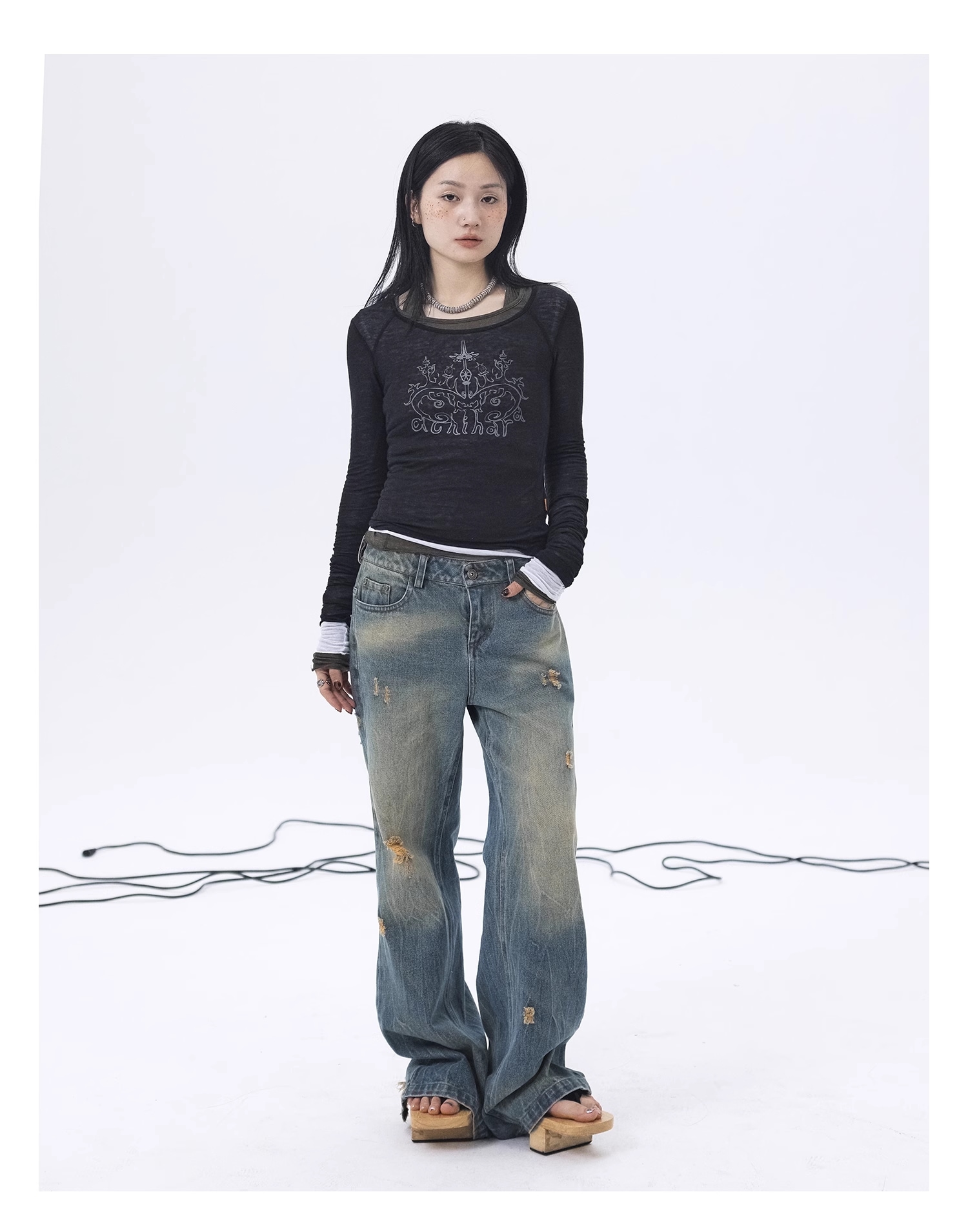 秋日焼け止め シャツ 長袖 Tシャツ レディース ツーピース プリント トップス 個性的 トップス Tシャツ 袖あり 長袖 ラウンドネック 襟なし シンプル カジュアル おしゃれ お洒落 かっこいい