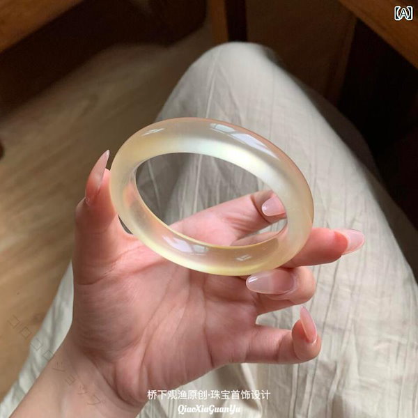品質保証！ブレスレット バングル レディース クリア 瑪瑙 カルセドニー クオーツ シャンパンゴールド 上品 シンプル 大人 お出かけ プレゼント 透明 石英岩 玉髄 エスニック 普段使い 手首 腕輪