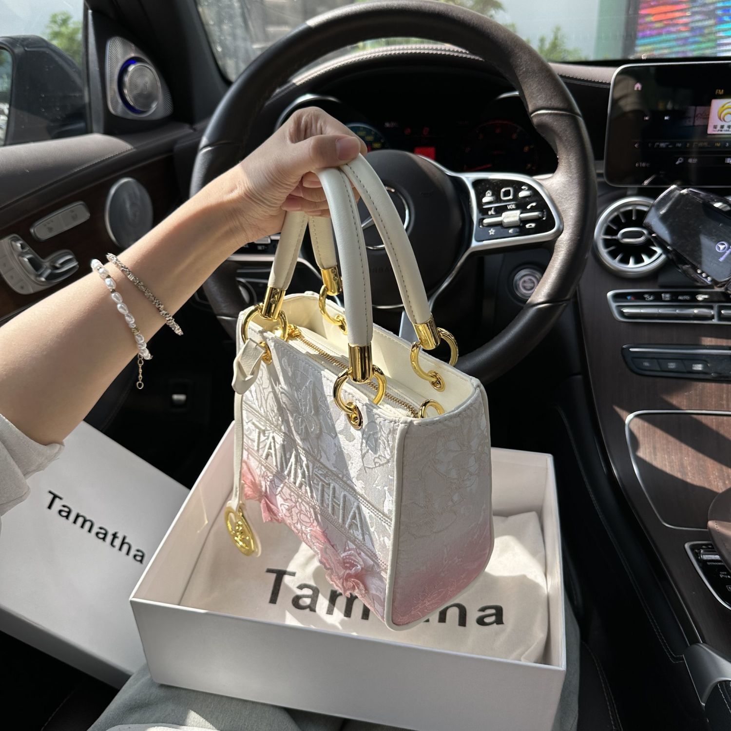 TAMATHA高級感軽豪華レースグラデーション蝶戴妃包女性2025新型手持ちシングルショルダーバッグ