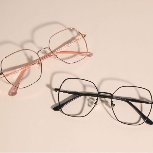 ローズゴールド シンプル 角ばった 金属フレーム ファッションメガネ レディース メンズ ブラック