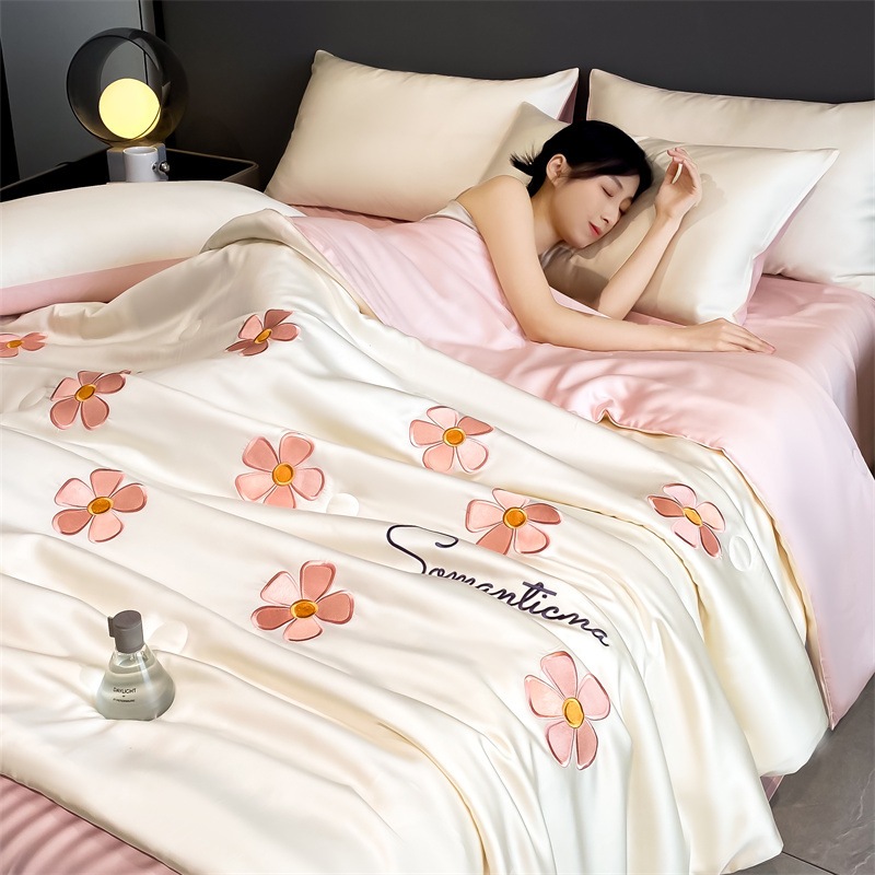 刺繍入りウォッシャブルテンセル夏用掛け布団4点セット 洗濯可能なシルク刺繍夏用涼感掛け布団 裸で寝るのに適した冷感エアコン掛け布団芯