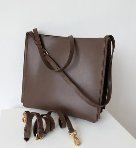 革製の女性用メッセンジャーバッグショルダーバケットバッグ大容量の女性用バッグの韓国版