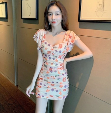 半袖＆柄入りミニ丈ワンピ―ス 魅せる 技あり ワンピース ドレス タイトスカート ミニ丈 半袖 スリム タイト 細身 ストレート Iライン スマート レース フリル 爽やか クラブ かわいい