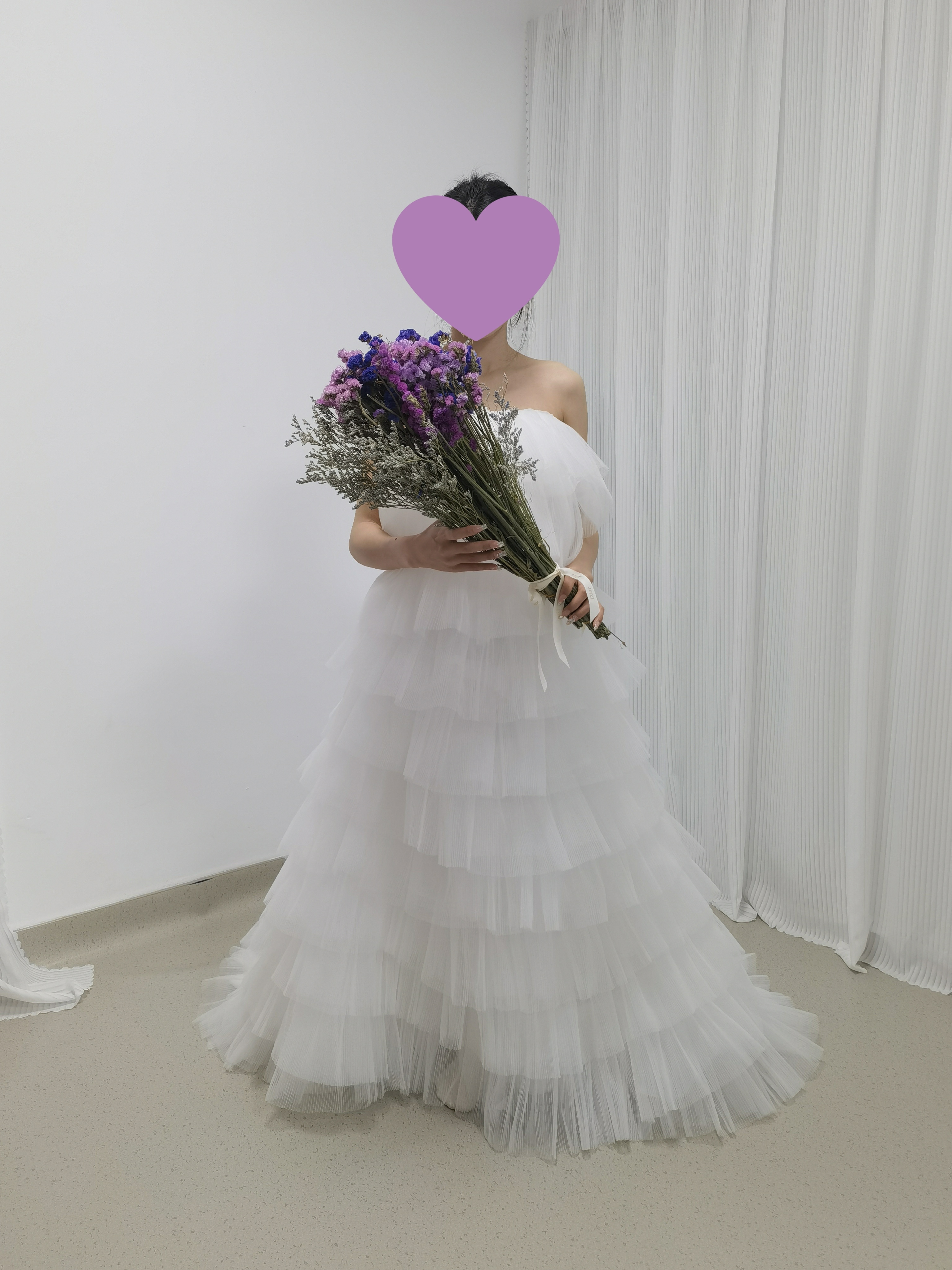 ウェディングドレス オフホワイト ベアトップ 柔らかく重ねたチュールスカート 披露宴/前撮り