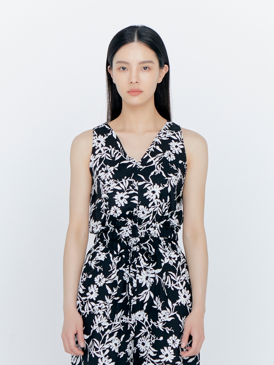 フラワーノースリーブトップスブラック 7,216円