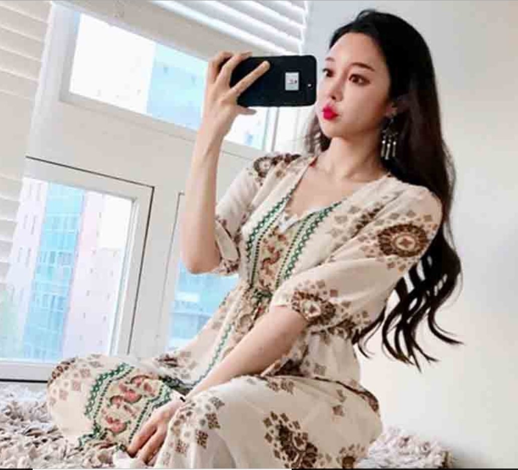 1634.Vネック花柄ボヘミアンワンピース（ベージュ）2019 春夏 sale 通学 普段使い shopping 女子会 ランチ カフェ 100,000円