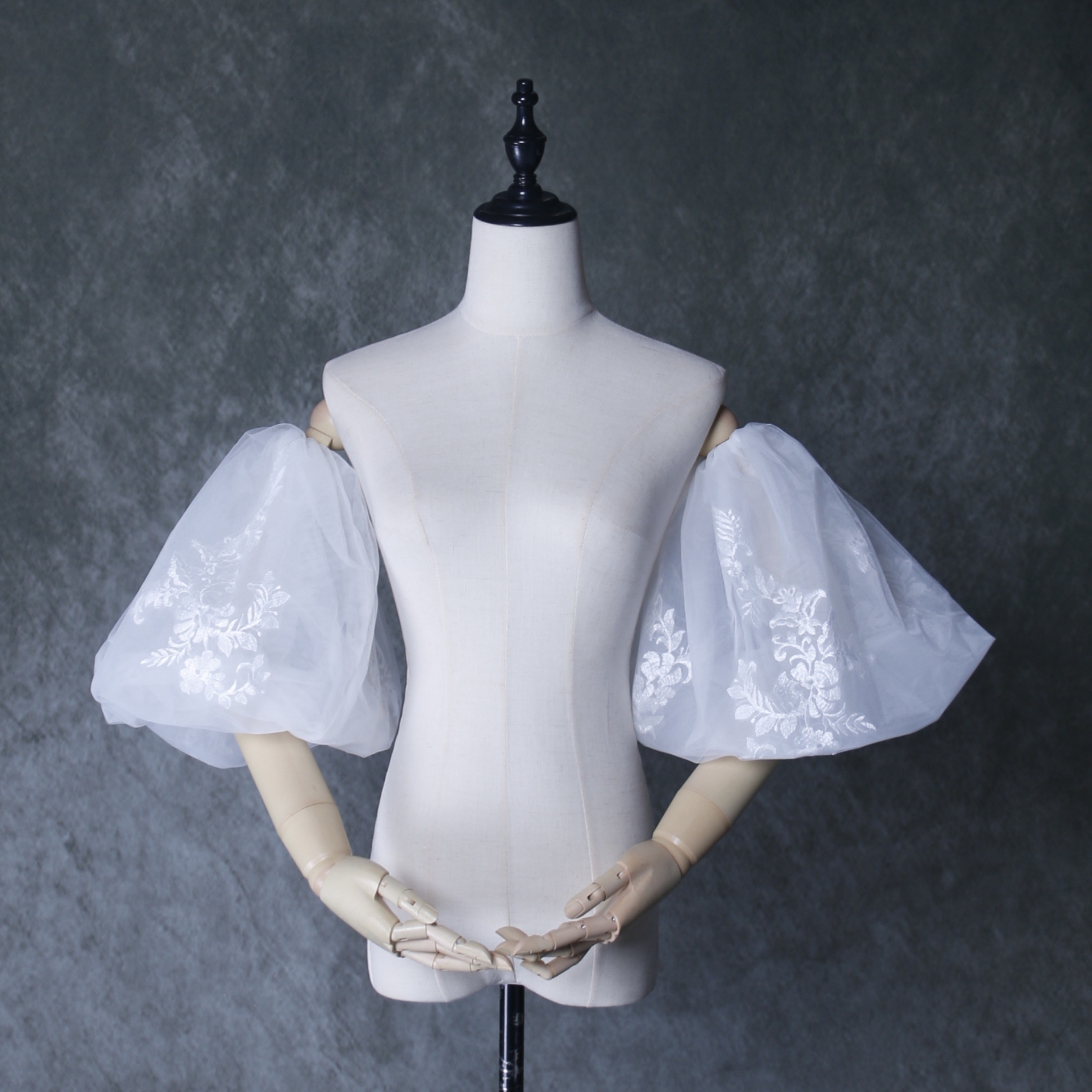 パフスリーブ 上品花レース エレガント ソフトチュール 色直し オフホワイト ストレッチ ウェディングドレス
