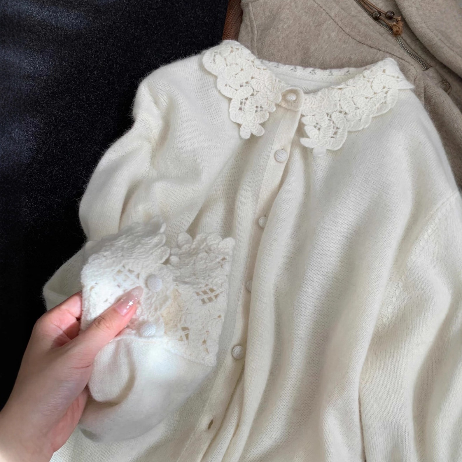 秋冬新作 韓国風 手間のかかるカギ針編み カギ針編みカーディガン ポロ衿 羊毛兎毛混紡 万能コーデ