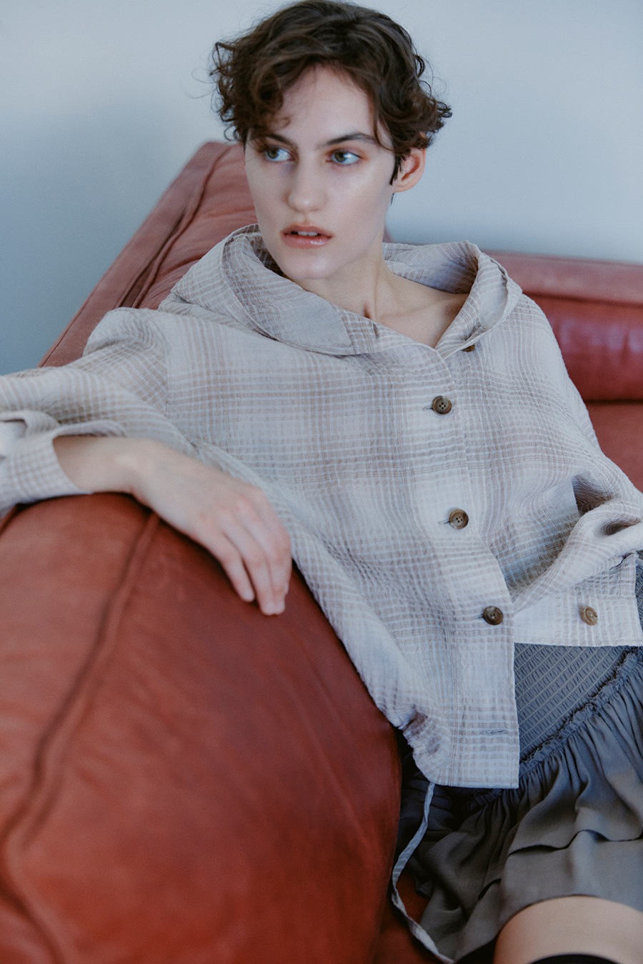 【INSILENCE】 CHECK LINEN HOODED SHIRT : BEIGE