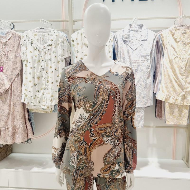 AK水原店 ポリ起毛ペイズリー柄イージーウェアトップス EZ1943