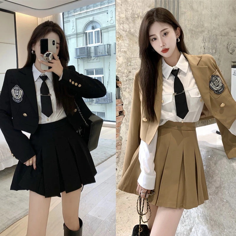カレッジ風スモールスーツJKスーツ気質韓国バッジスーツ白シャツハイウエストプリーツスカート制服3点セット30%までに制限