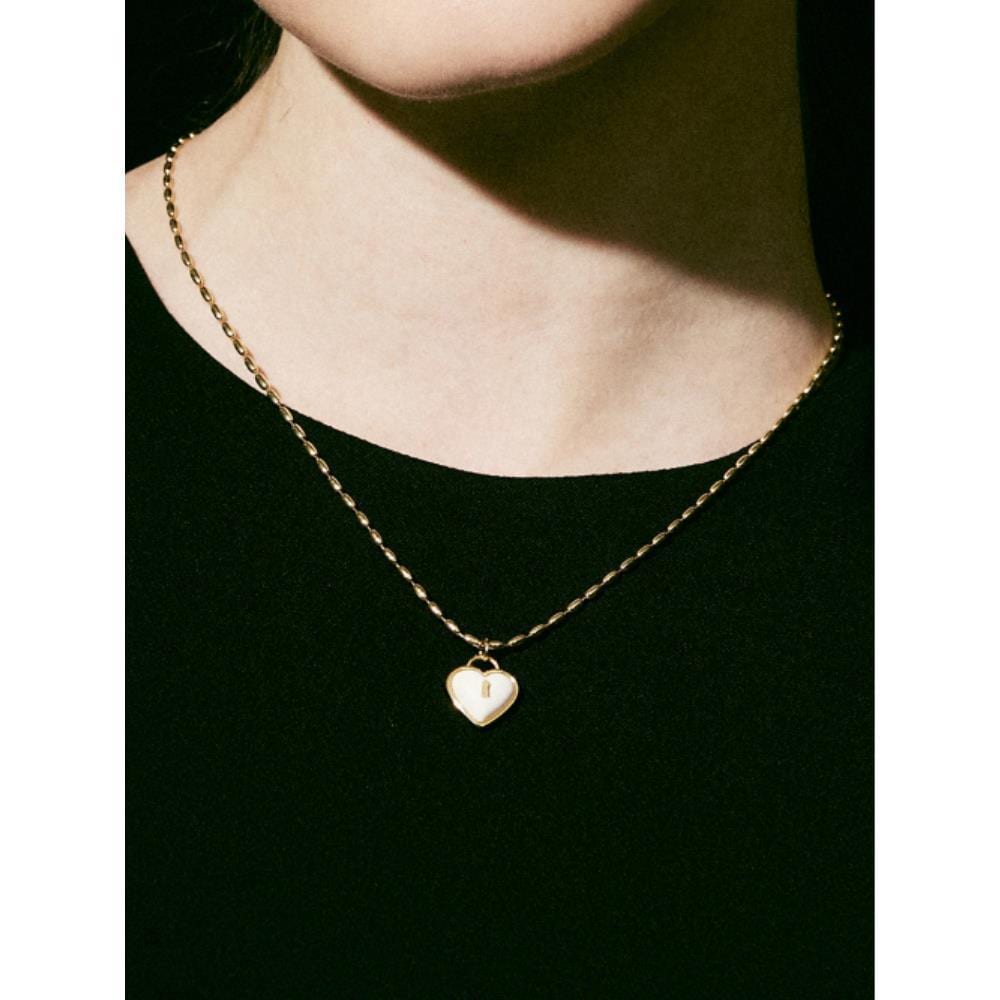 VINTAGE HOLLYWOOD Keyhole Heart Necklace VH249ONE001M