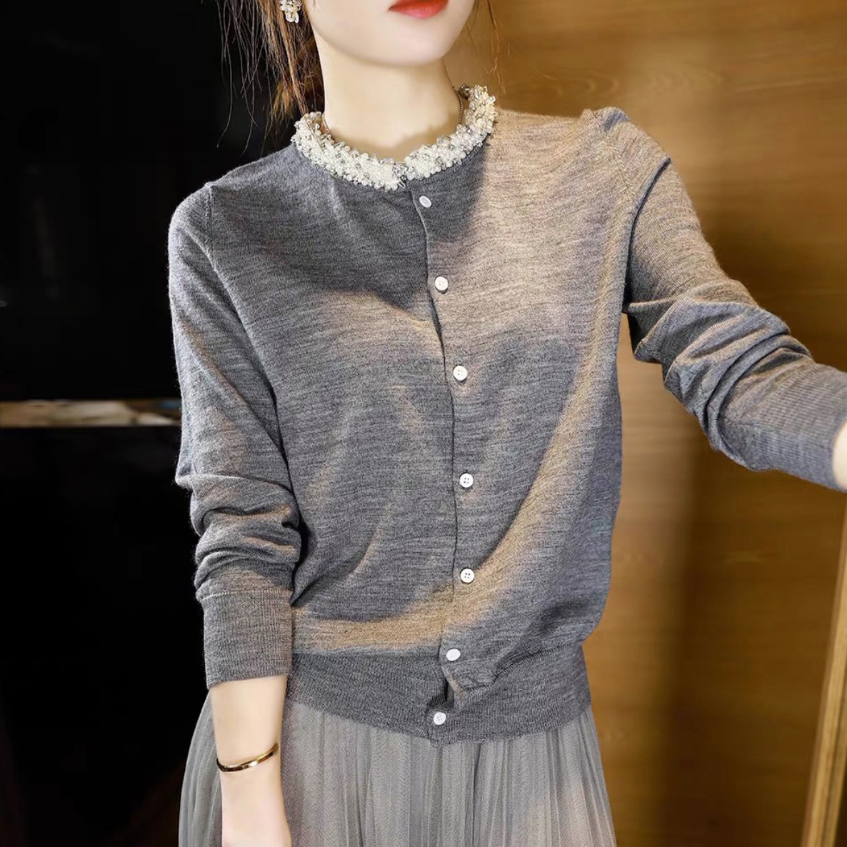 トップス カーディガン 袖あり 長袖 クルーネック ニット 大人可愛い きれいめ シンプル 大人 上品 おしゃれ お洒落 大人女子 ラブリー キュート ガーリー エレガント 主役級 存在感 春