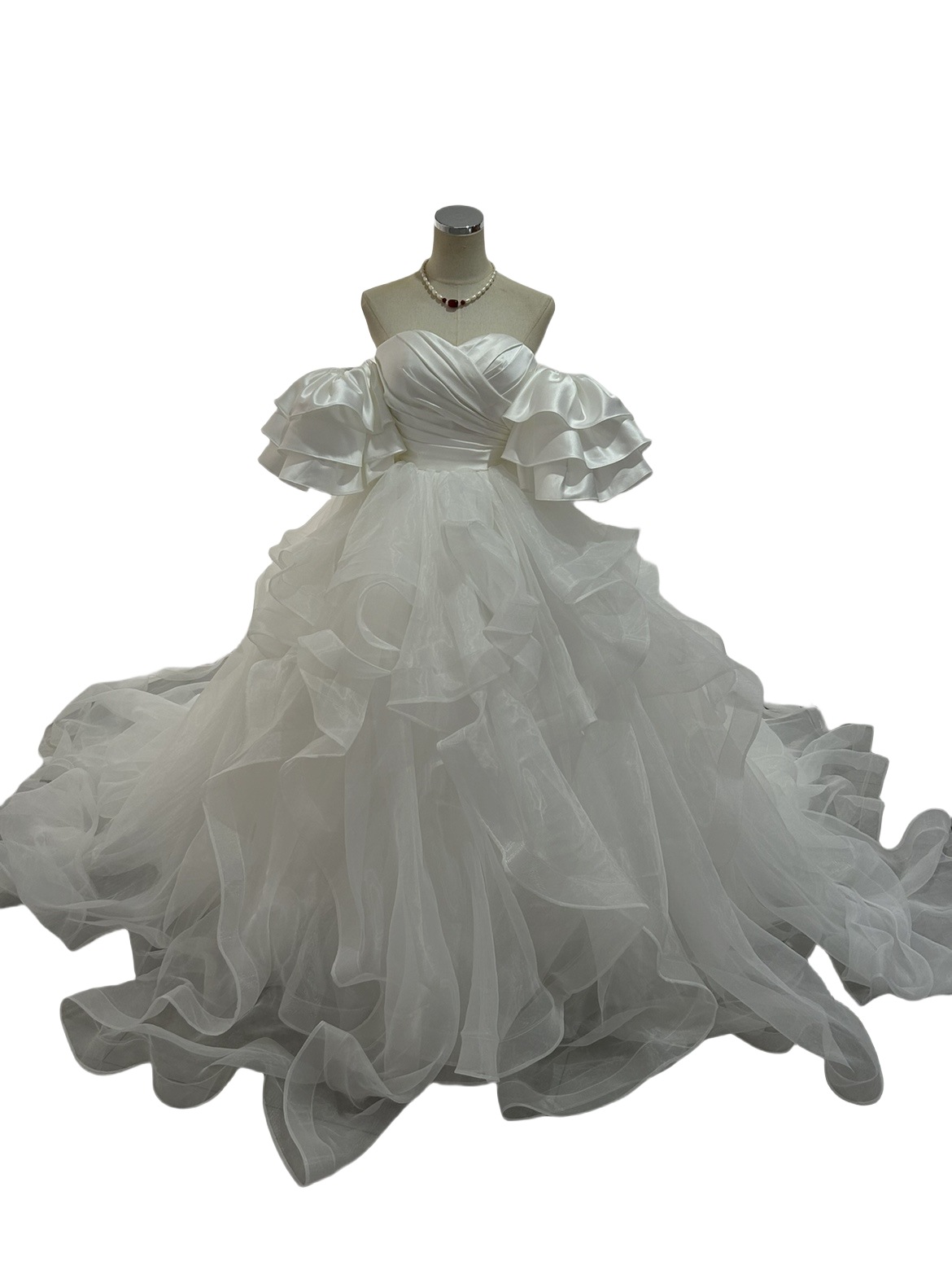 豪華！ウエディングドレス ラッフルフリル ベアトップ パフスリーブ 結婚式 ボリュームドレス