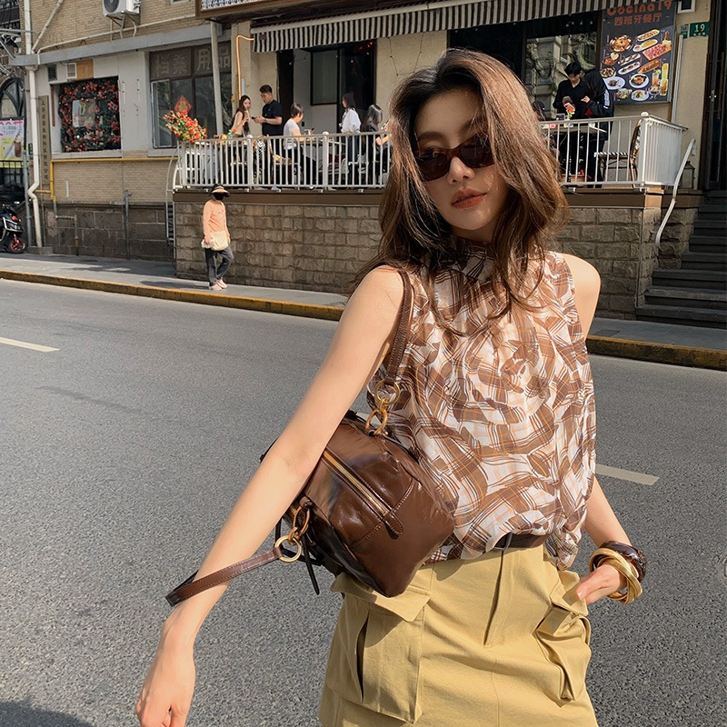 長いxierライトラウンドネック女性のための夏のノースリーブストリーマートップデザインセンスハイエンドシャツ